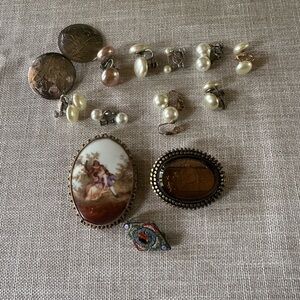 Vintage jewelry lot